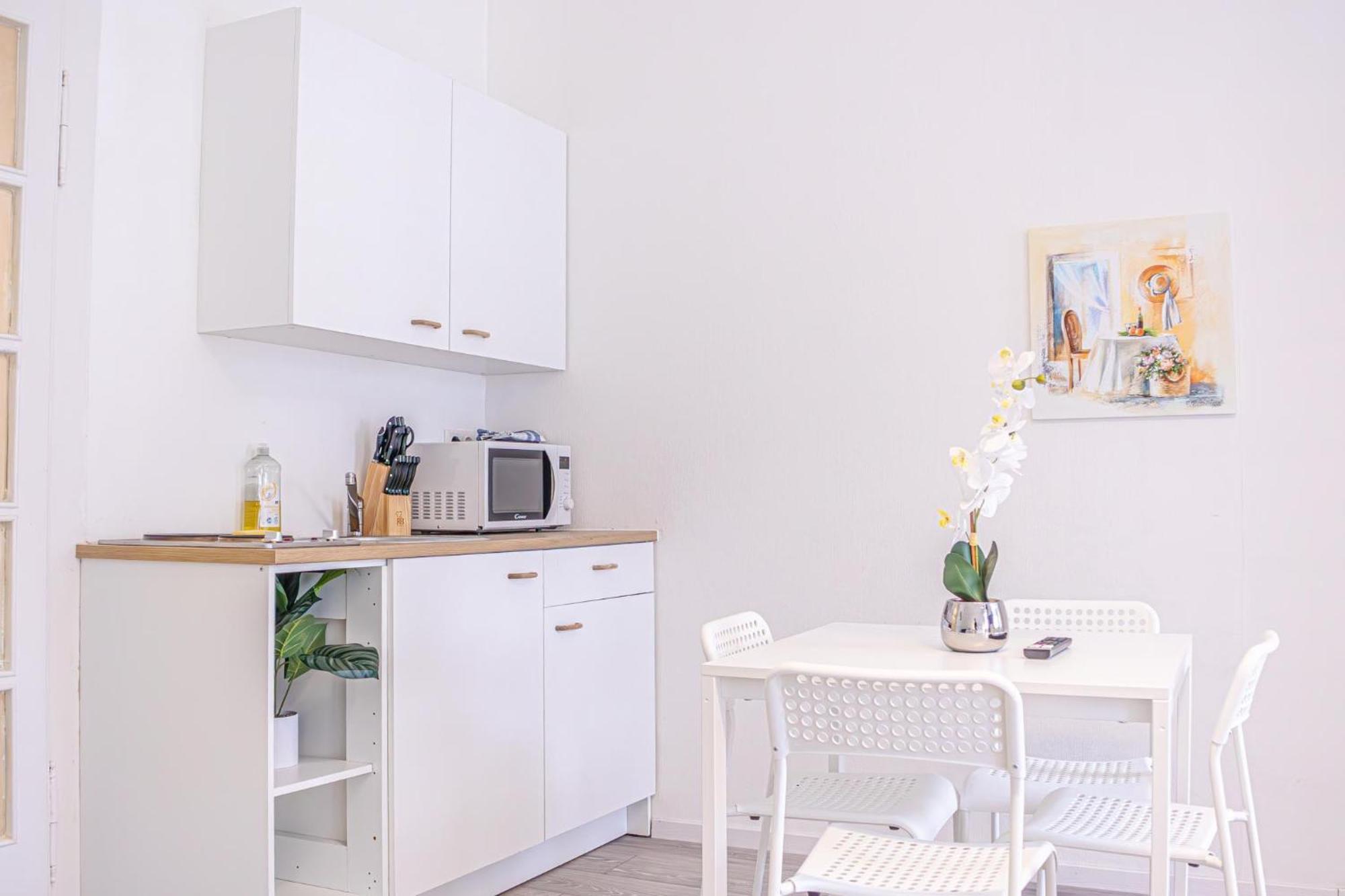 Trendy Studio Free Coffee - Wiener Stadthalle Εξωτερικό φωτογραφία